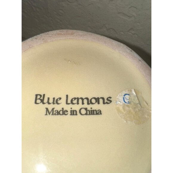 Hand-Painted Ceramic Mug With Lemon Design - Picture 3 of 5